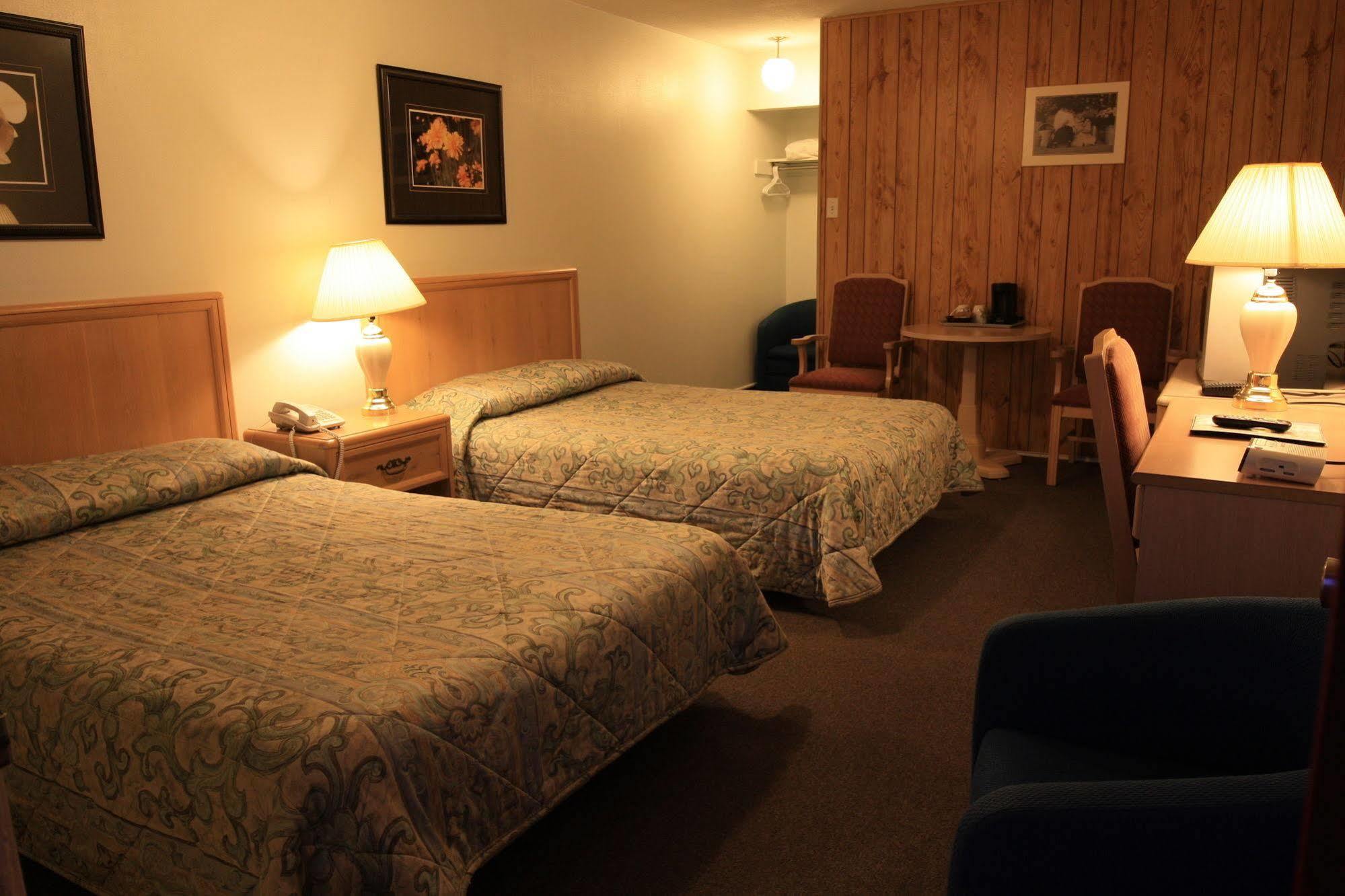 Lake City Motel Dartmouth Exterior foto
