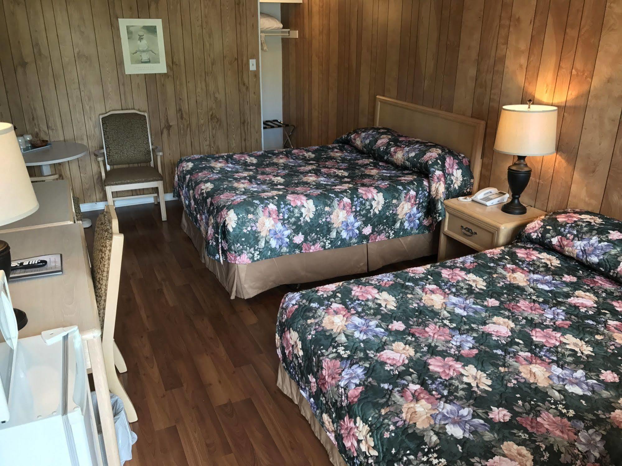Lake City Motel Dartmouth Exterior foto