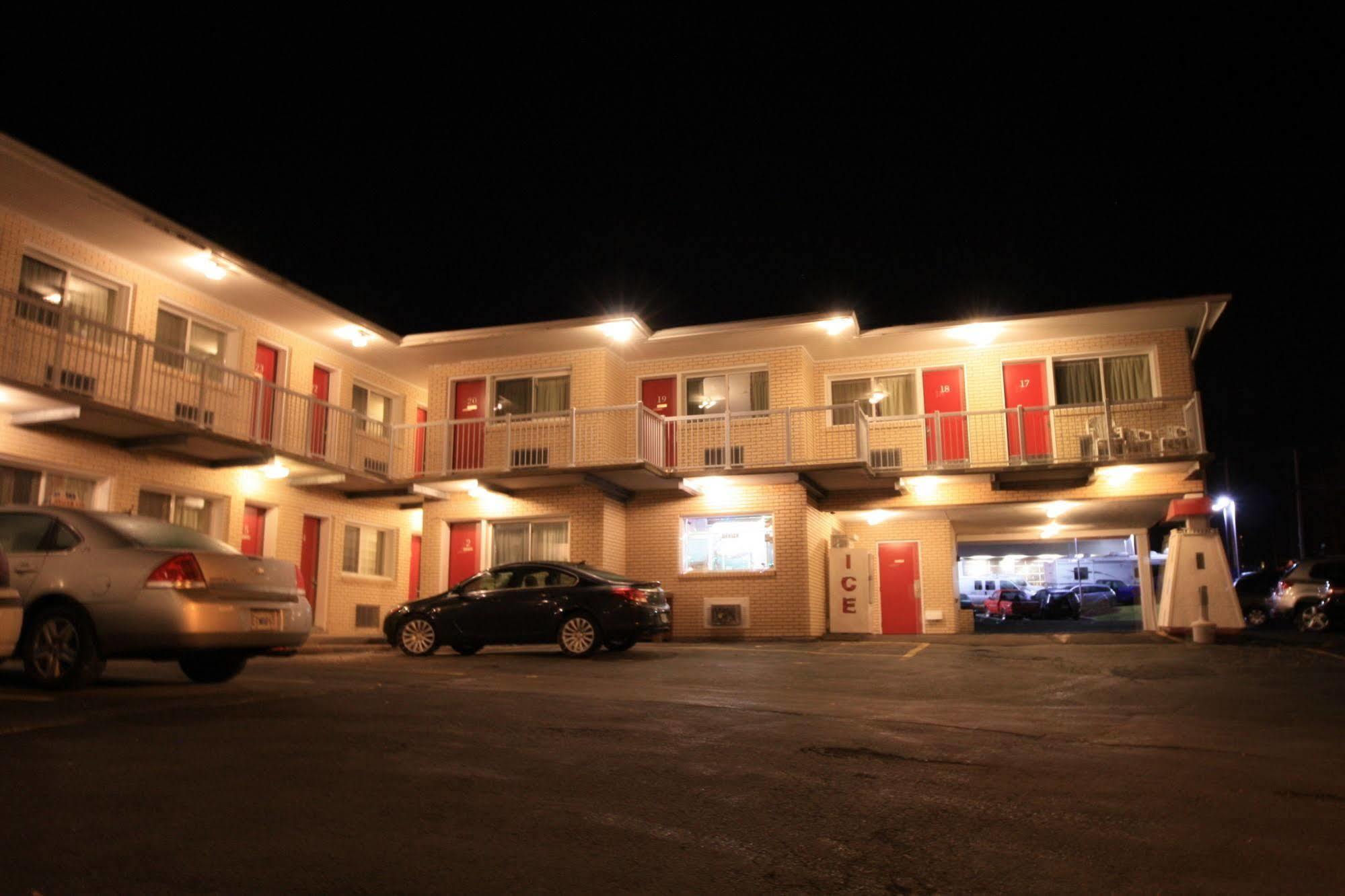 Lake City Motel Dartmouth Exterior foto
