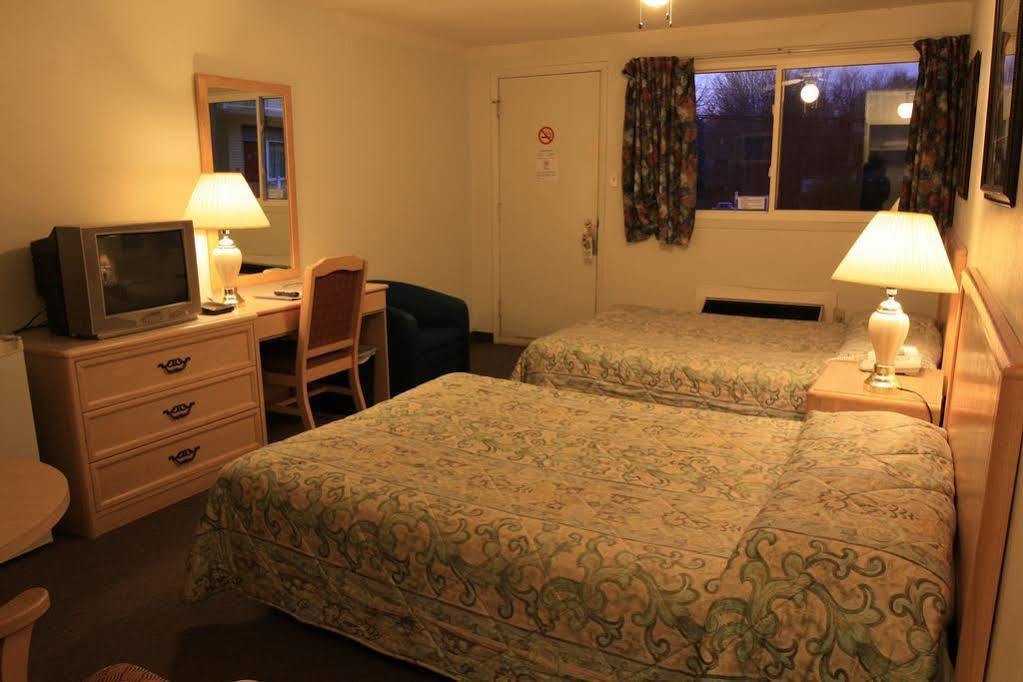 Lake City Motel Dartmouth Exterior foto